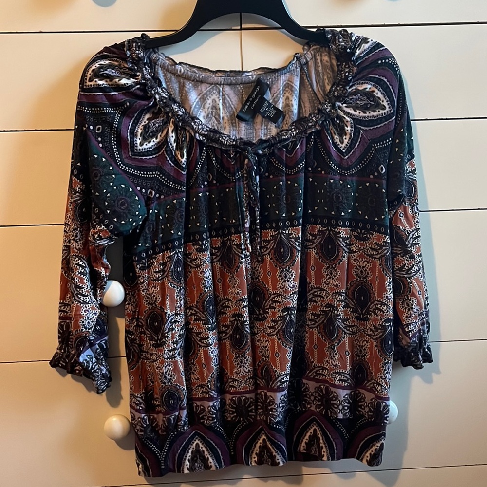 Fun printed top! Petite!